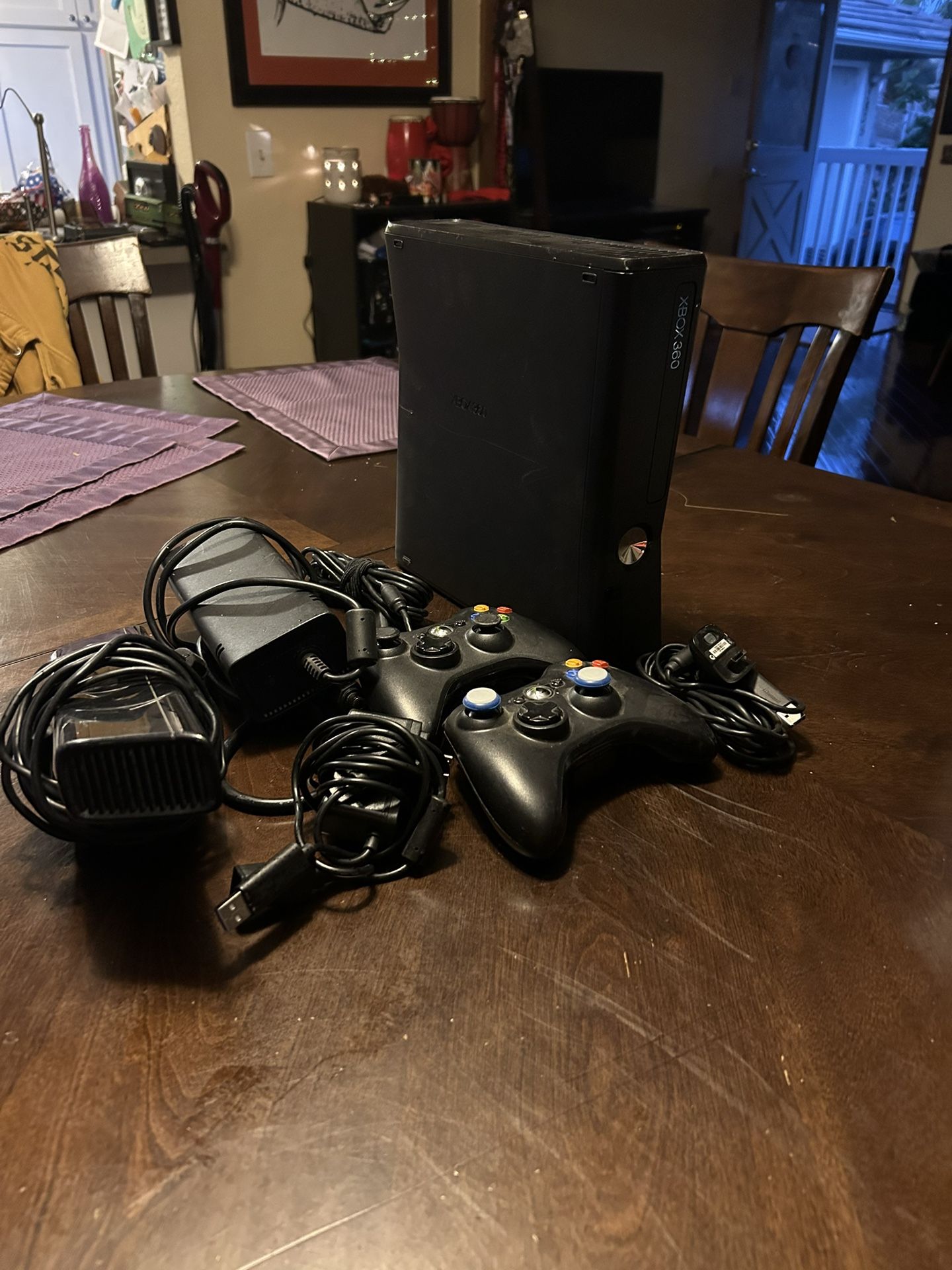 Modded Xbox 360 Slim RGH 1TB HDD - Hundreds of Games And DLC