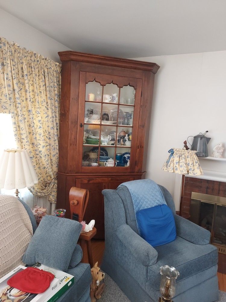 Corner Cabinet