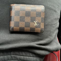 louis Vuitton wallet 