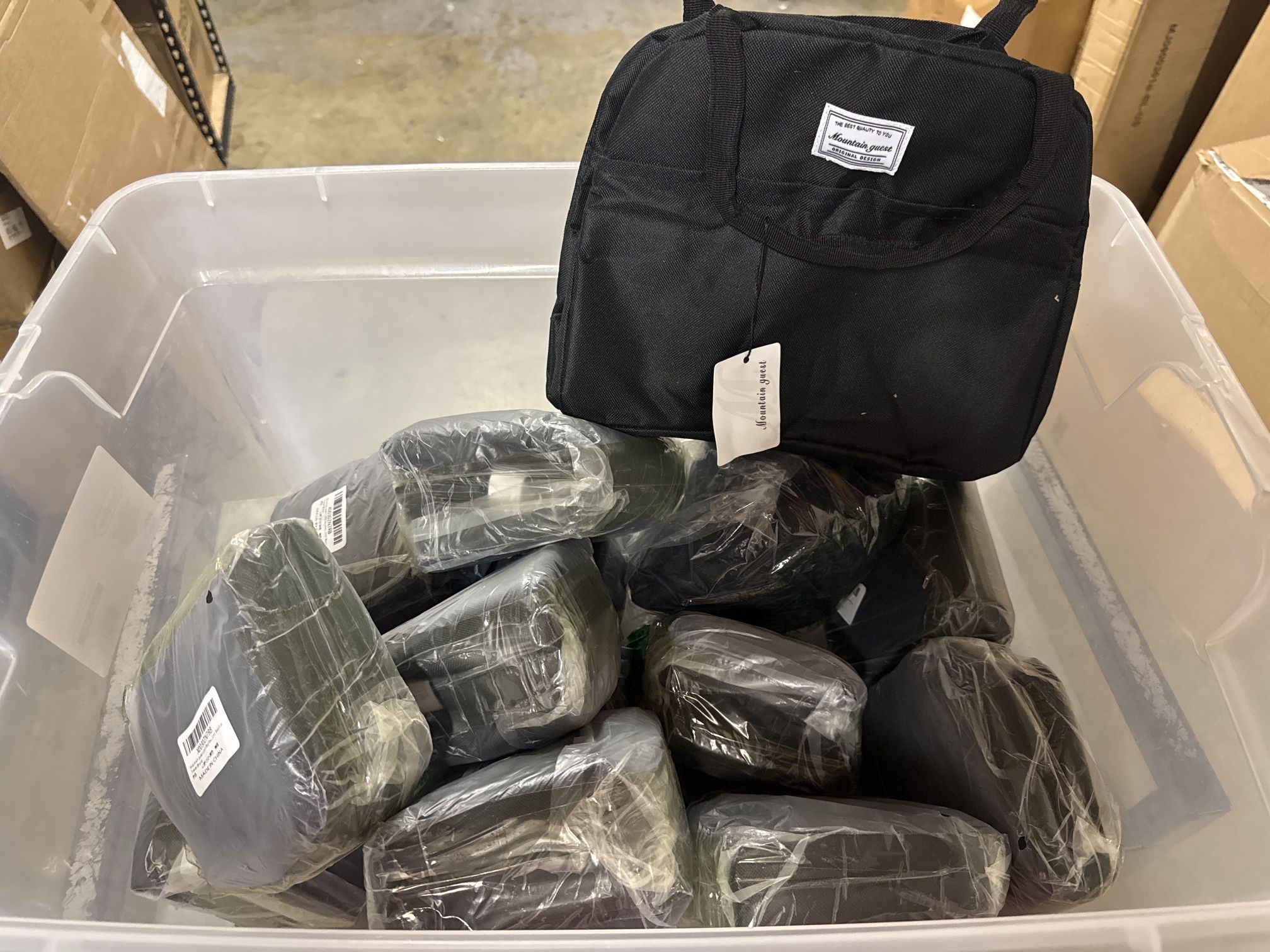 Lot of 11 NEW Insulated Lunch Bags – Mountain Guest (Coolers)