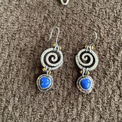 Sterling Silver Lapis Lazuli Earrings. 