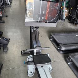 2025 Model Nordictrack RW900 Rowing machine - 24" ifit screen - magnetic resistance  - 999$ 