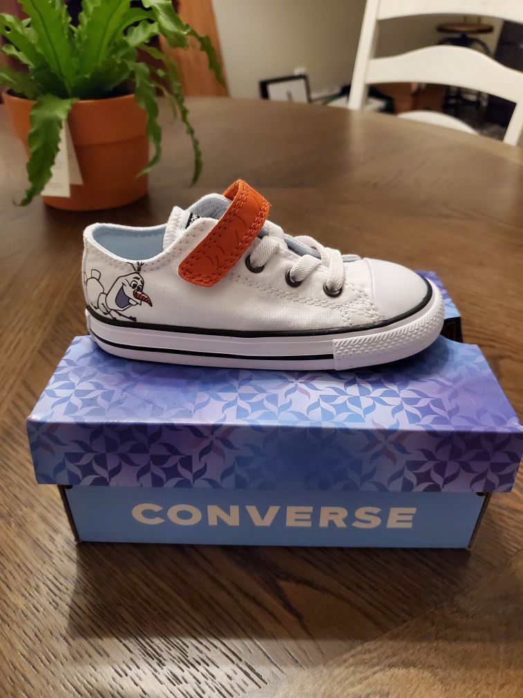 Converse Olaf shoes toddler size 8