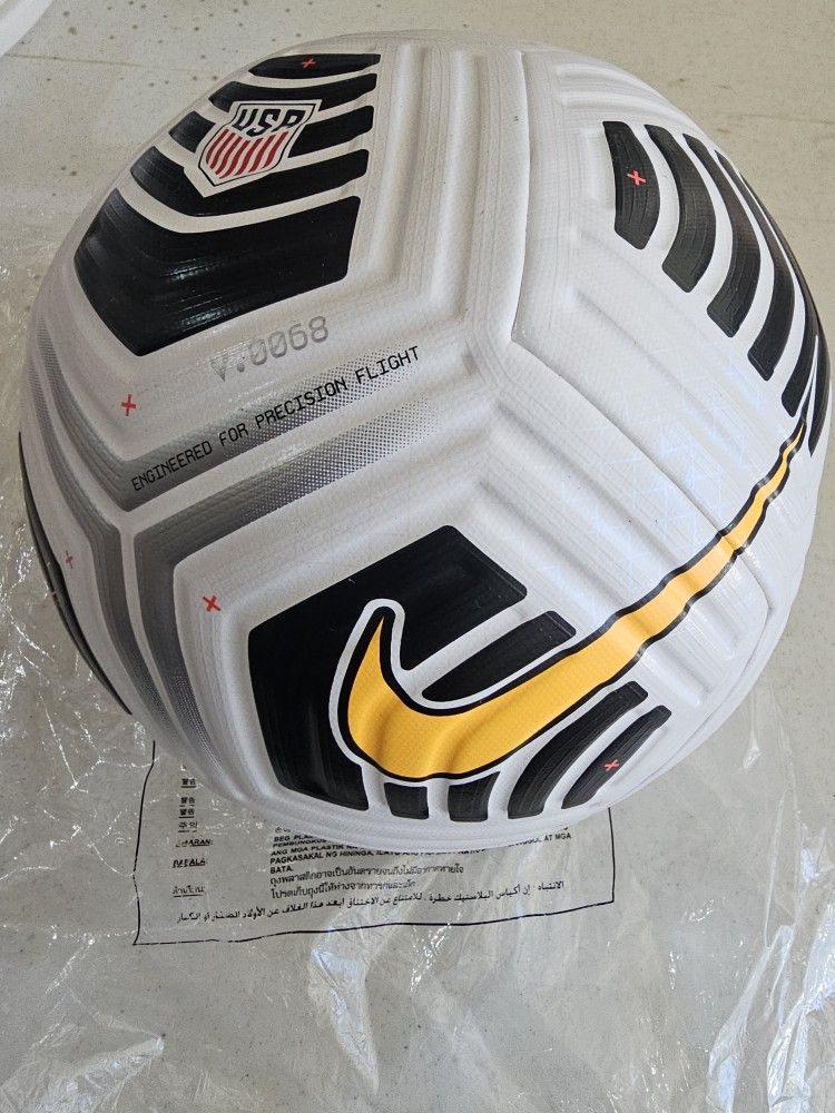 Nike Flight Match Ball