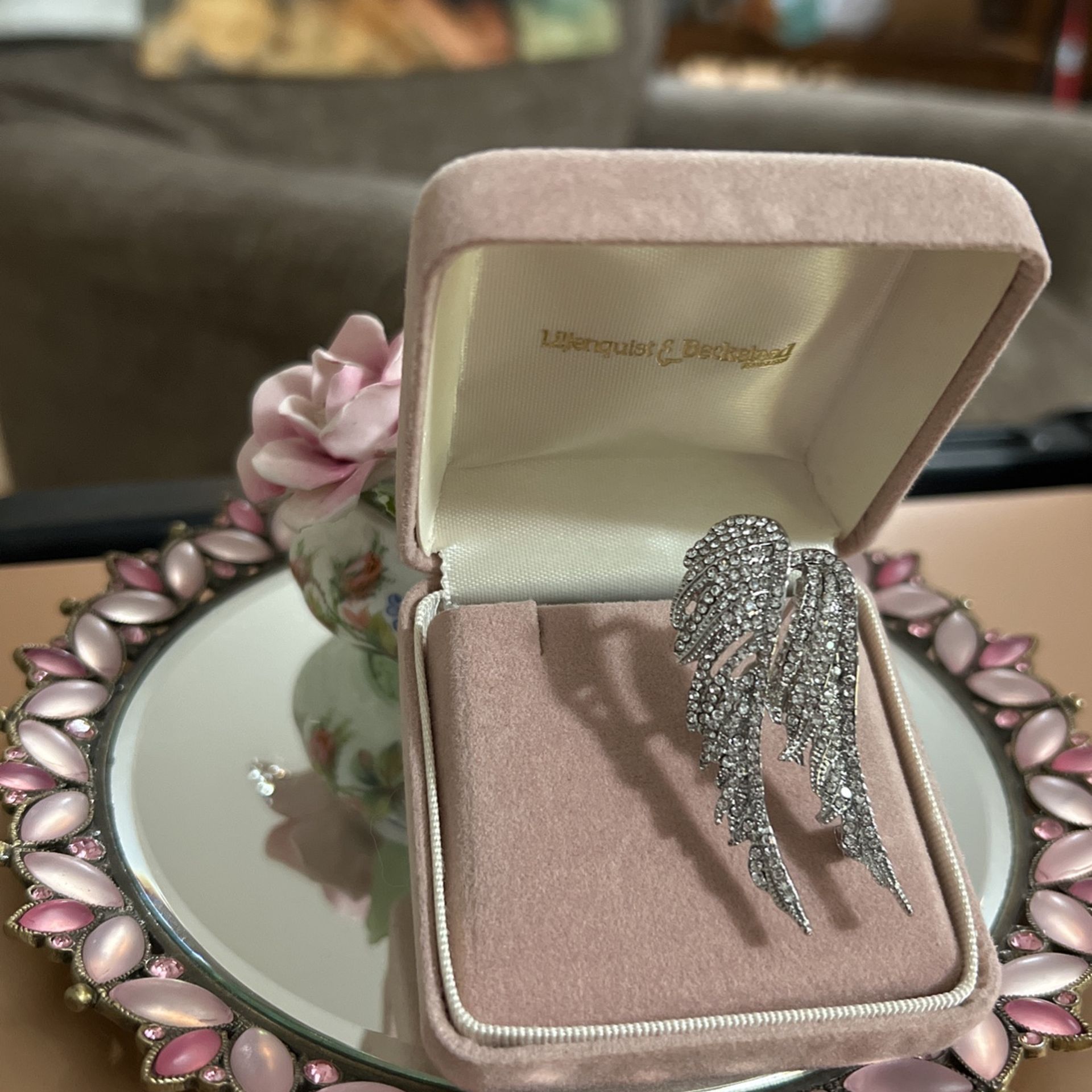 “Gorgeous “ Diamond Most Beautiful Crystal Stone Angel Wings Brooch/Pin