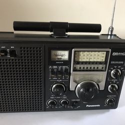 Good Condition Panasonic 8BAND FM/AM/SW1-6 Receiver Model No RF-2200,