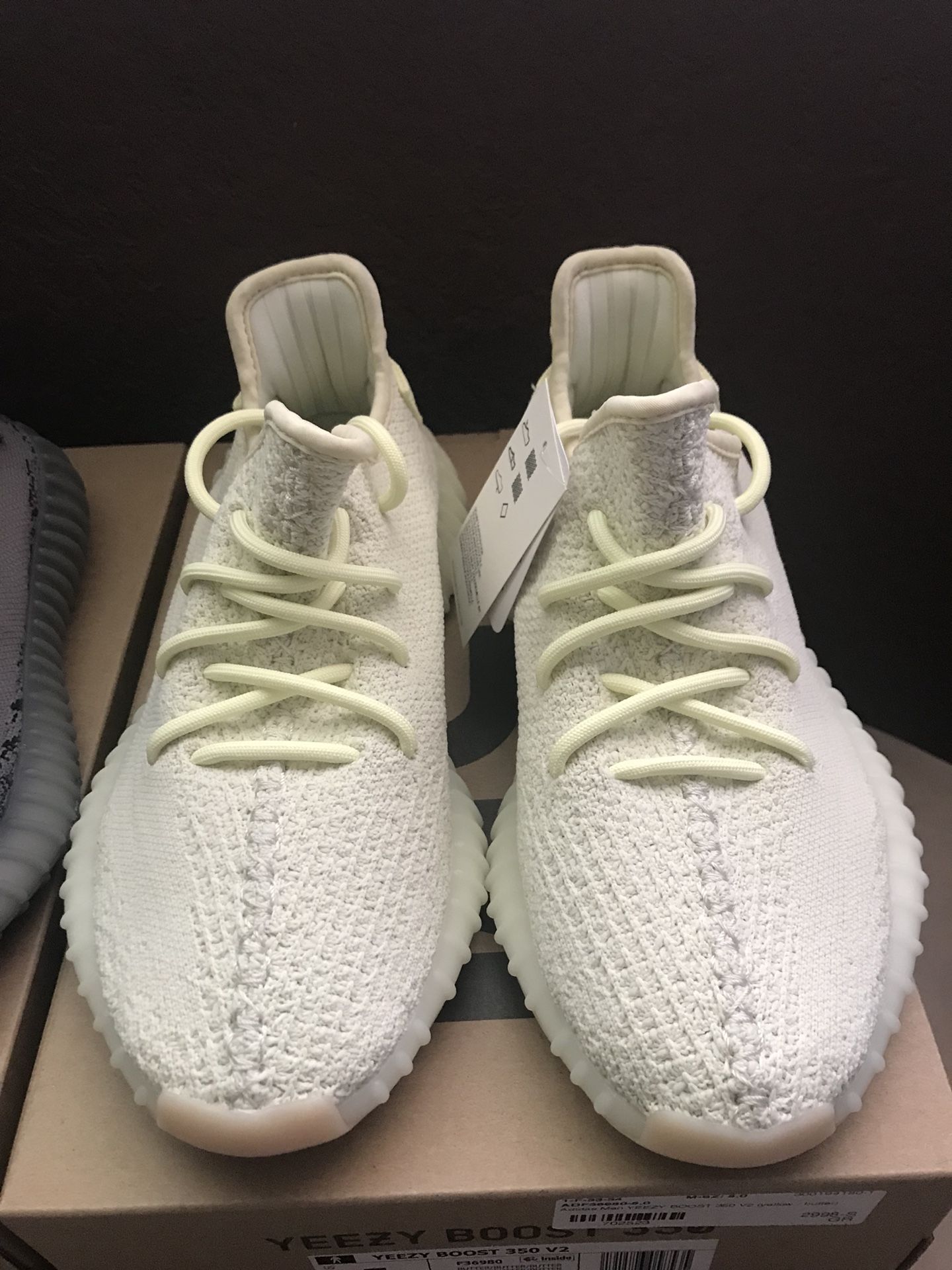 Yeezy 350 boost V2 sz. 5 M/ 6.5 W deadstock
