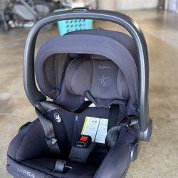 Uppababy Mesa V2 Car seat And 2 Bases