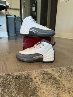 Jordan 12 Retro White Dark Grey (GS) Sz6Y- 153265-160 - US