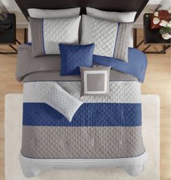 Madison Park 7pc Queen Clement ColorBlock Striped Comforter Set with Throw Pillows Blue