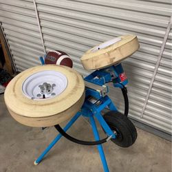 Jugs M1700 Football Passing Machine.