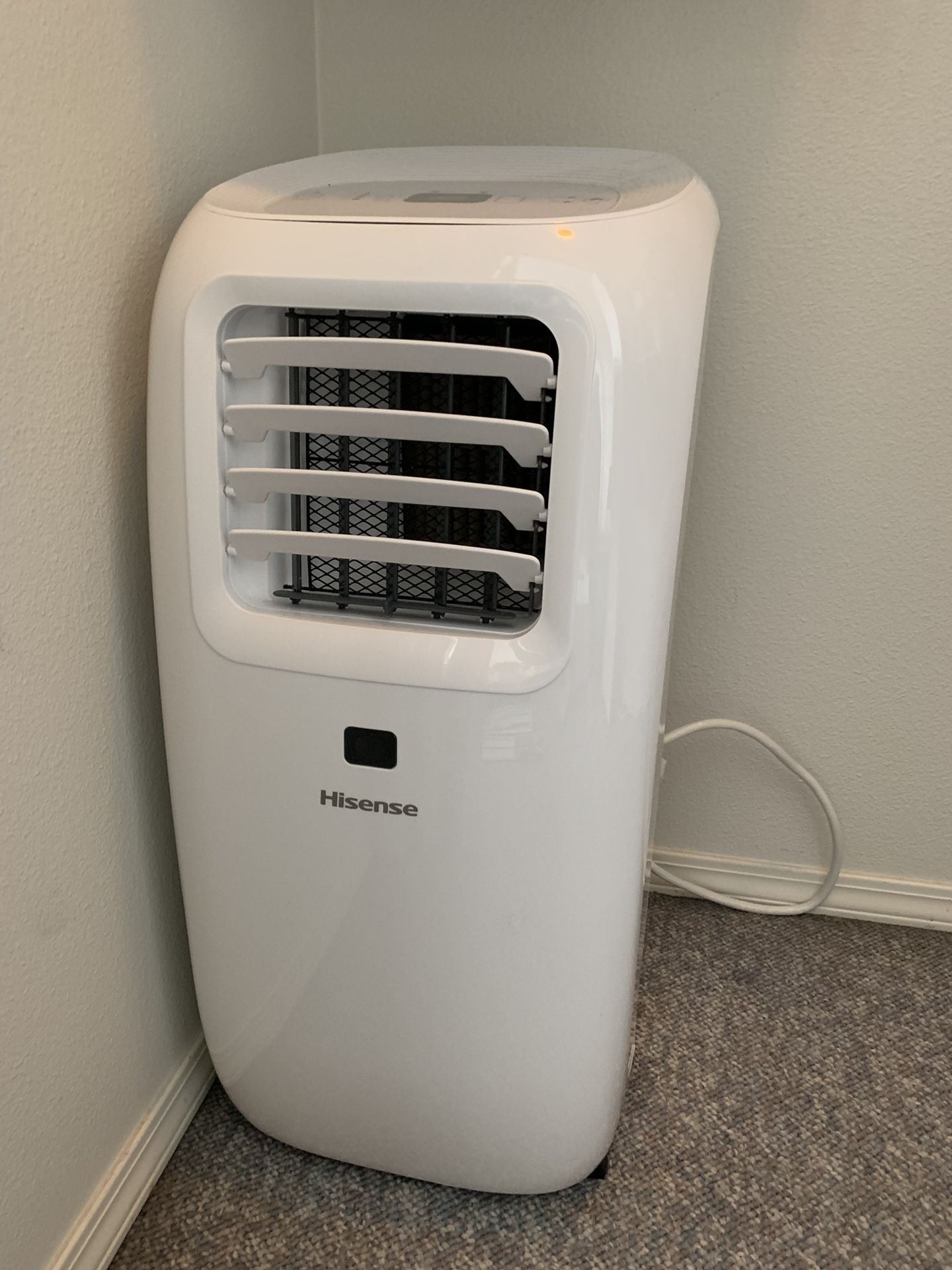 Hisense AP08CR2W 200 SQ FT. 5500 BTU Portable Air Conditioner