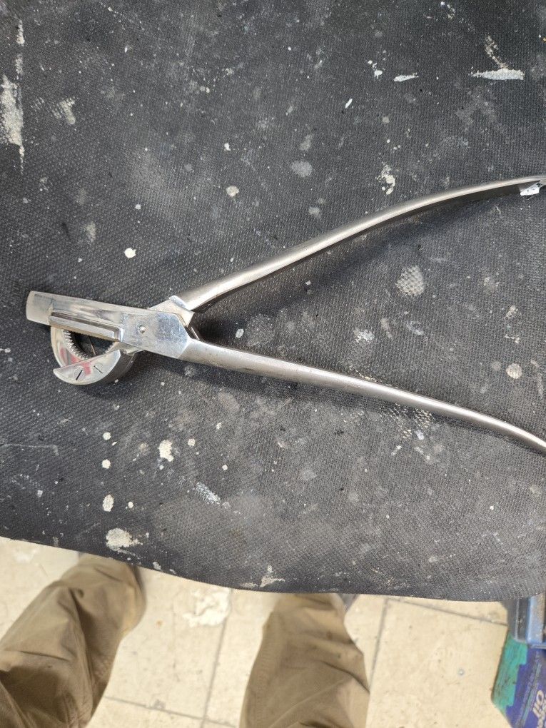 Jorvet Emasculator For All Of Your Emasculating Needs