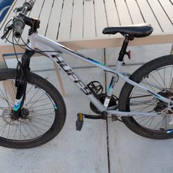 Mountain Bike Scout with disc brakes, 26-in tires, 15,5-in frame,21-speed