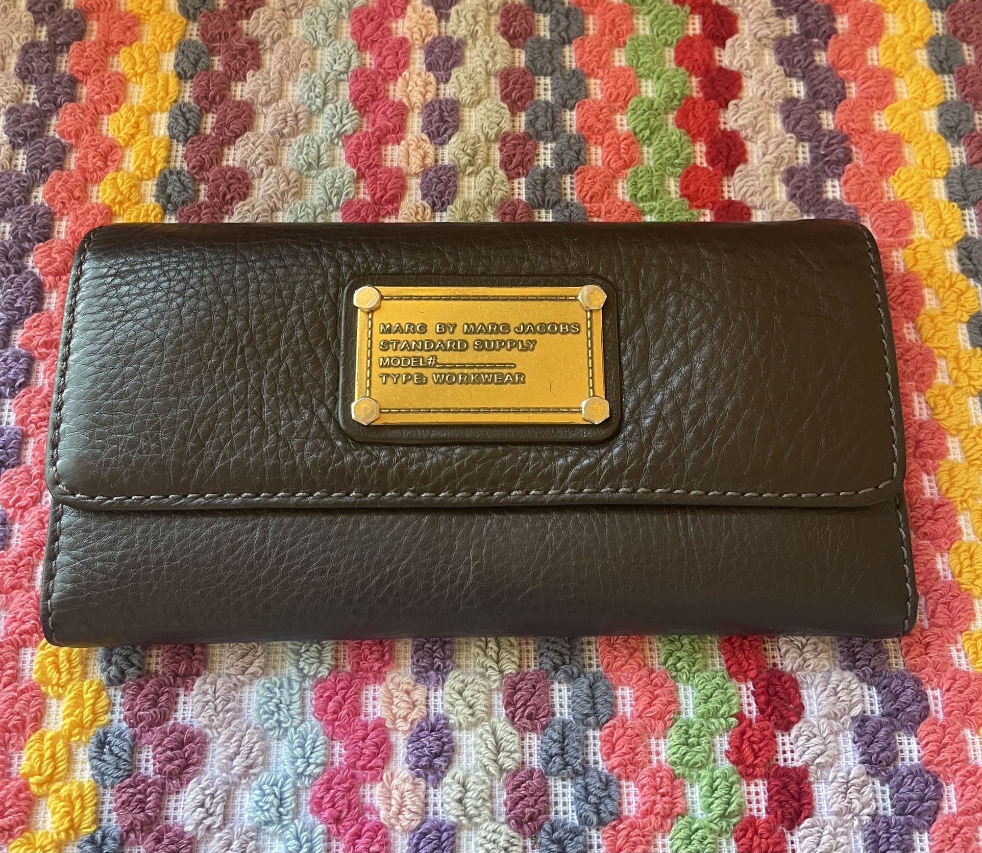 Marc Jacobs Leather Wallet: NEVER USED; Beautiful & Functional