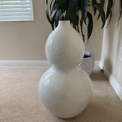 Chinese White Porcelain Vase 