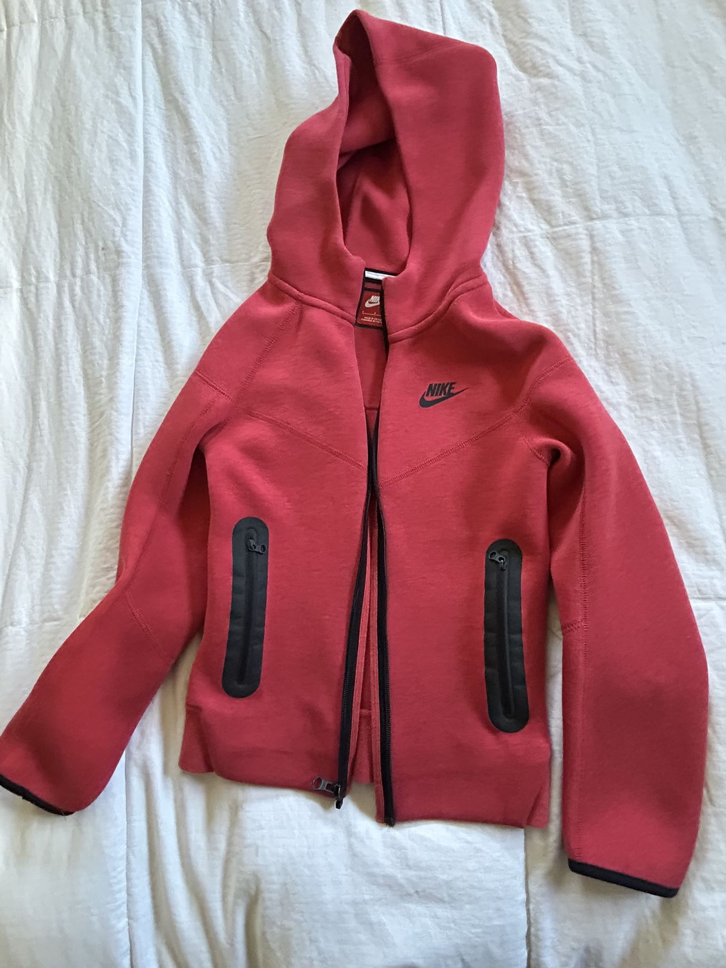 Boys Red Nike Tech Fleece Set – Big Kids Small (Hoodie + Joggers)