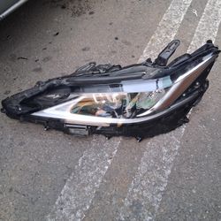 2019 / 2021 Lexus Es 350 Headlight Left