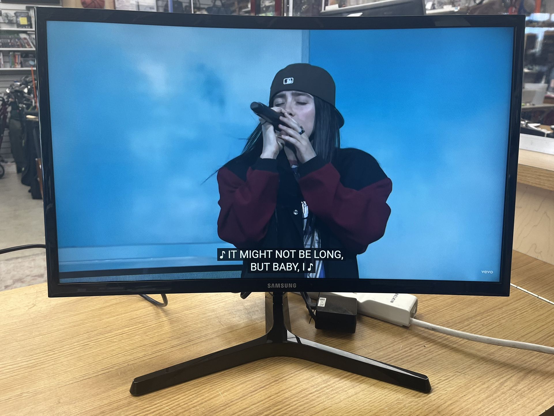 Samsung 24’Inch LC27F396FHNXZA CF396 Series Curved FHD Computer Monitor