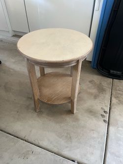 Small table 25” tall  x 22” round