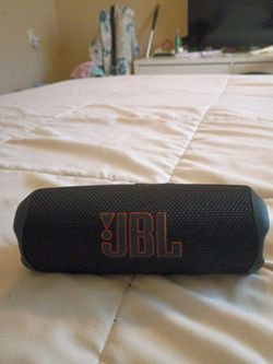 JBL flip 7 like new