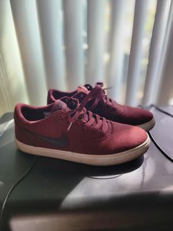 Nike*SB Check Solarsoft Skate Shoes Mens Sz 9 Red Lace Up Low Top Sneakers
