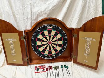 Dartboard and cabinet set