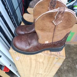 Justine Boots Size 10