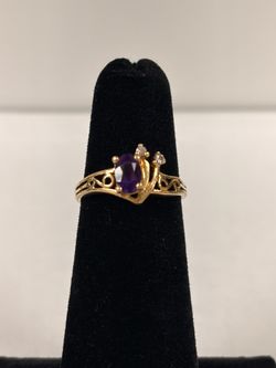 14K YELLOW GOLD WITH STONE AND DIAMONDS RING