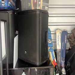 Two JBLE eon 715s