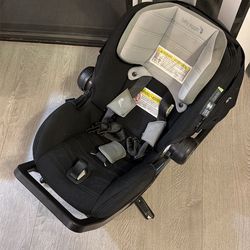 Baby Jogger Infant Car Seat with Base – Expires 2029