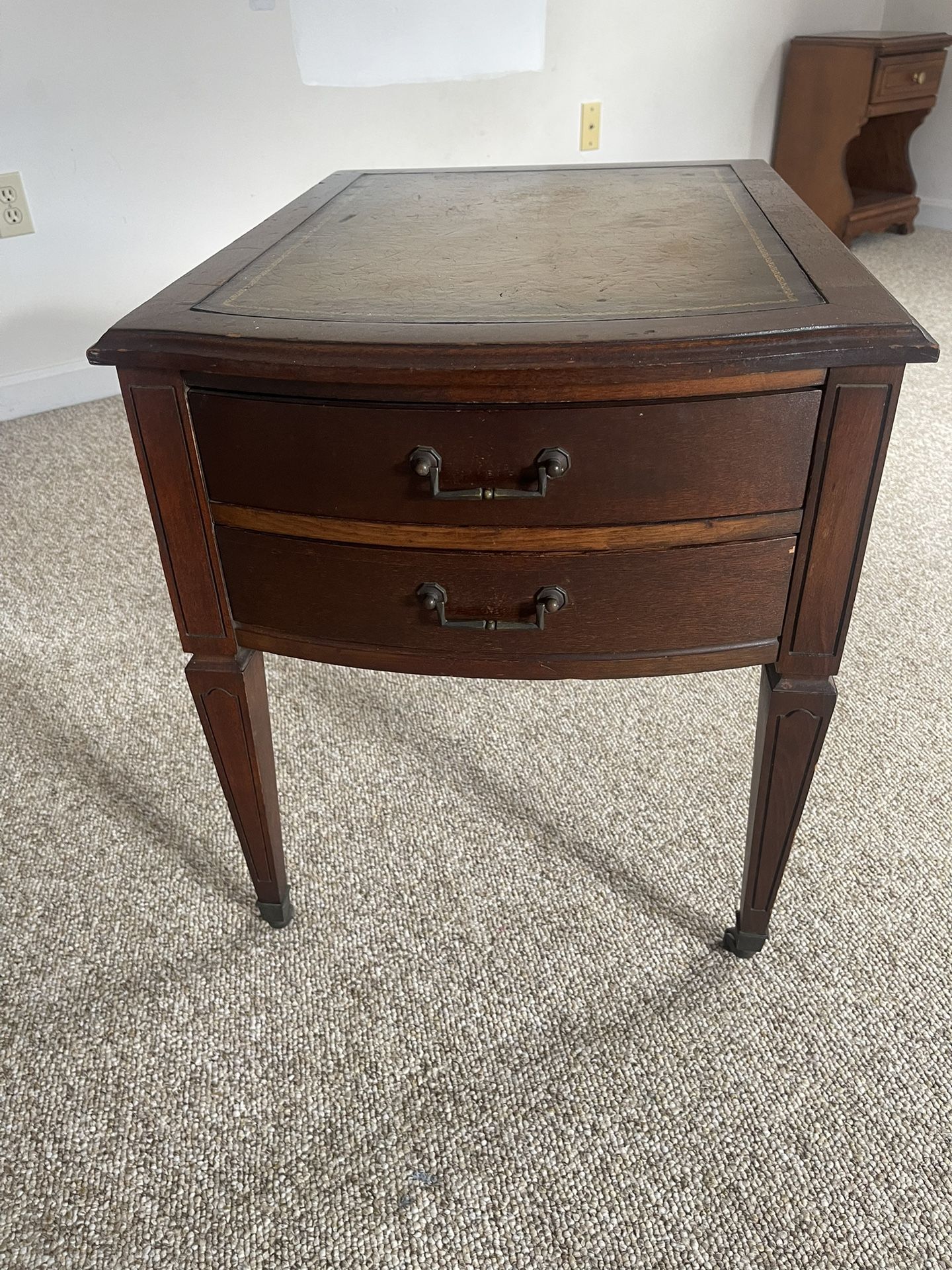 Vintage Hammary French Provincial Style Side Table