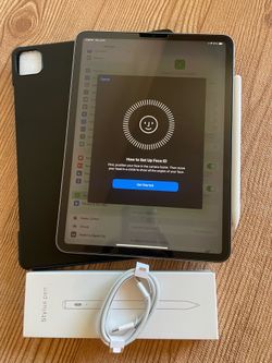 iPad Pro 11” (M2 chip / 2022 model) 4th Generation 128GB with  keyboard case and stylus pen