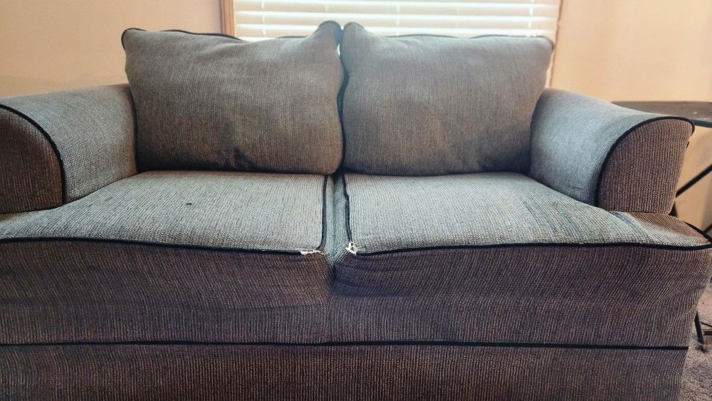 Sofa Set With high Quality GE Mirowave $80