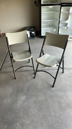 Northwest Territory Foldable Chairs (2)