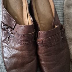 Easy Spirit Size 8