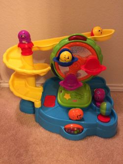Fisher-Price Topzy Tumblers Twirlin' Tumblin' Fun Park