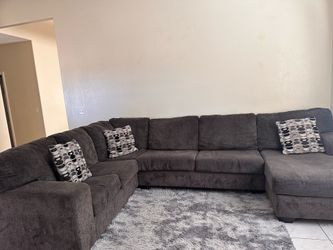 Large Gray Sectional Couch – Super Comfortable & Spacious