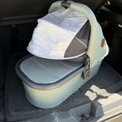Upper Baby Mesa V2 Bassinet