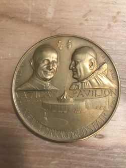 1964-65 New York World's Fair Vatican Pavilion 2.5" Bronze Pieta Medallion