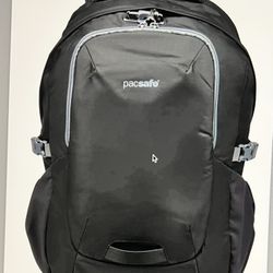 Pacsafe® Venturesafe 25L G3 Anti-Theft Backpack