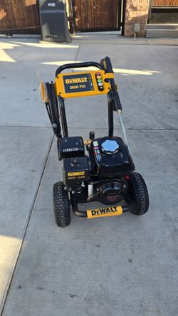 Dewalt 3600psi Gas Pressure Washer with Honda engine