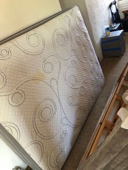 Queen size mattress with built on topper and boxspring