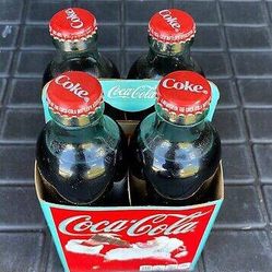Vintage Flawless Coca Cola Bottle Soda Four Pack With Case 1995 Unopened Located In Palm Springs Ca 