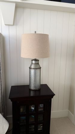 Modern Transitional Table Lamp – Linen Shade