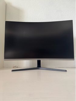 Samsung 32” Essential Curved Monitor