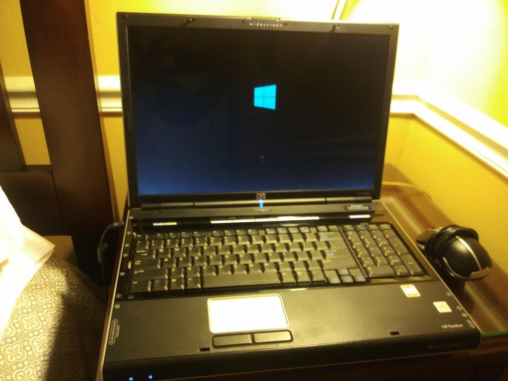 HP laptop computer with dvd drive windows 10 already installed