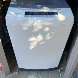 Magic Chef 3.0 cu. ft. Portable Compact Top Load Washer in White