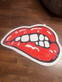 Lips Biting Rug