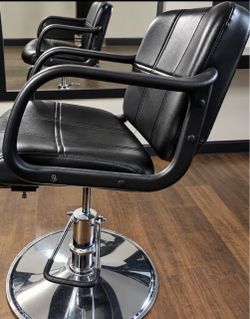 Black Hydraulic Salon Barber Chair